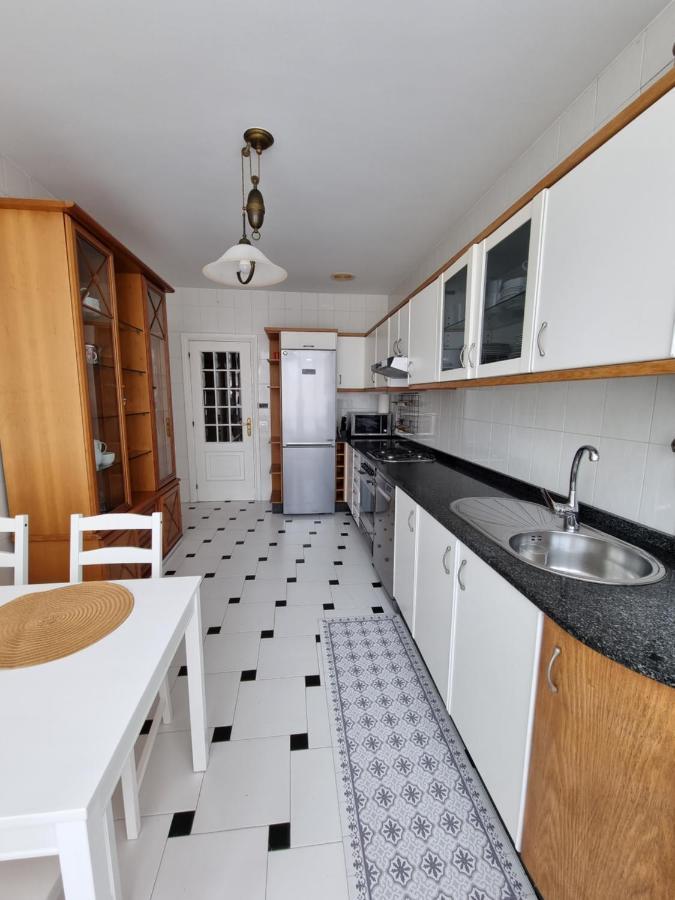 Piso De 3 Habitaciones A 3 Minutos De La Playa. Ribeira Bagian luar foto